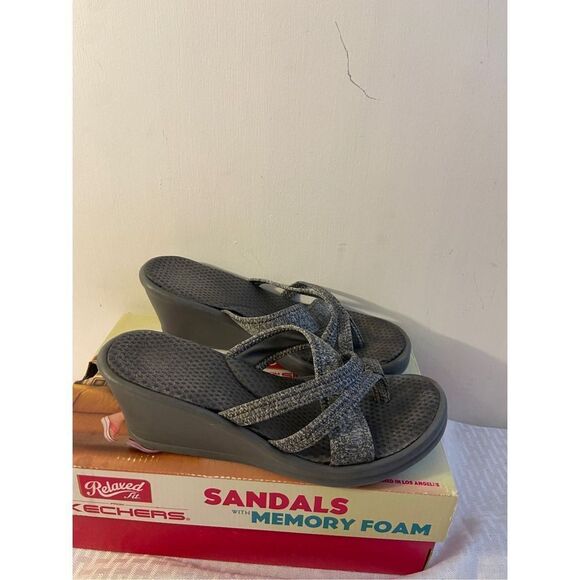 Skechers 2.5” gray heels shoes size 9 sandals - Picture 1 of 5